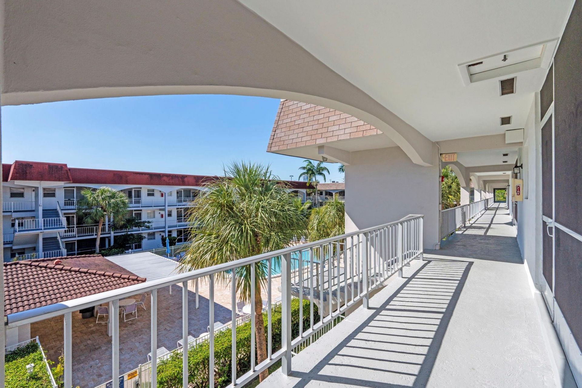 581 Blue Heron Drive, Unit 317-b, Hallandale Beach, FL 33009 Photo