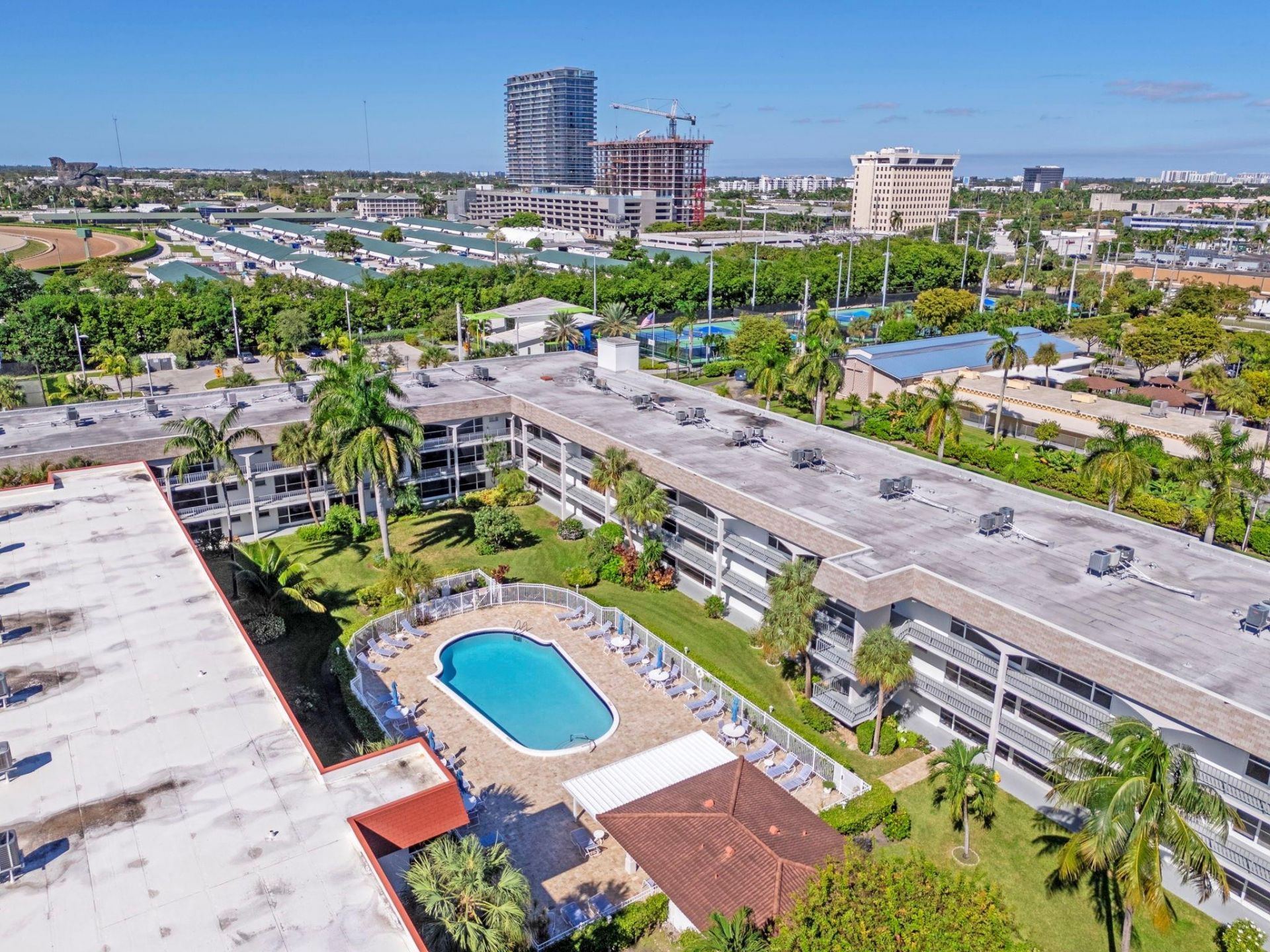 581 Blue Heron Drive, Unit 317-b, Hallandale Beach, FL 33009 Photo