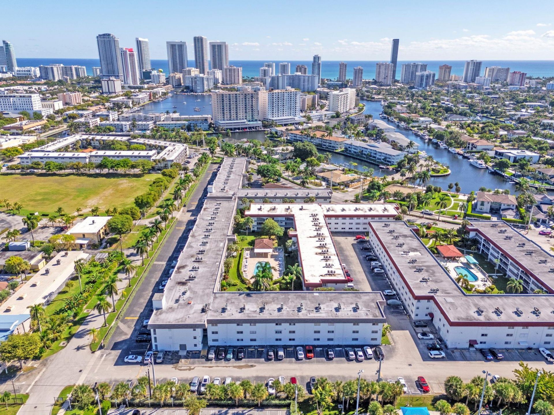 581 Blue Heron Drive, Unit 317-b, Hallandale Beach, FL 33009 Photo