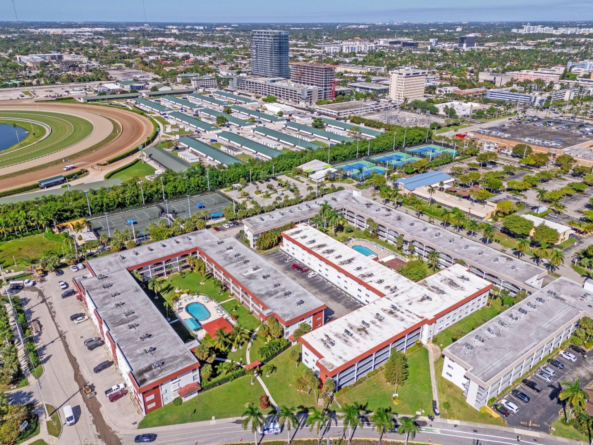 581 Blue Heron Drive, Unit 317-b, Hallandale Beach, FL 33009 Photo
