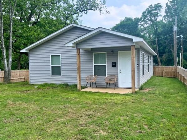 1733 Caddo Street , Arkadelphia, AR 71923