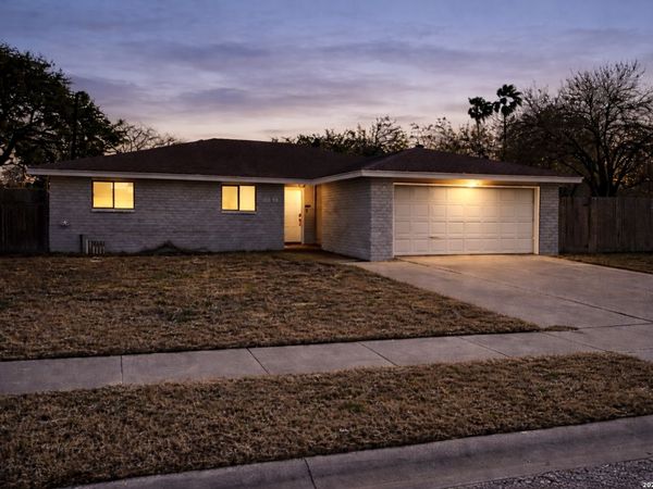 2834 HELD DR, Corpus Christi, TX 78418