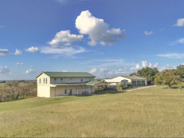 3371 Rathkamp Dreyer Rd, Yoakum, TX 77995