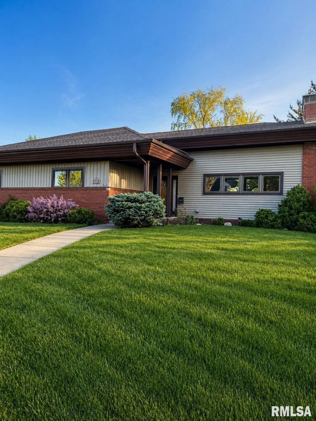 509 W Crestwood Street, Peoria, IL 61614 Main Photo