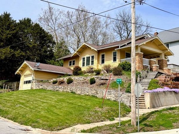 301 Plum Street, Elkader, IA 52043