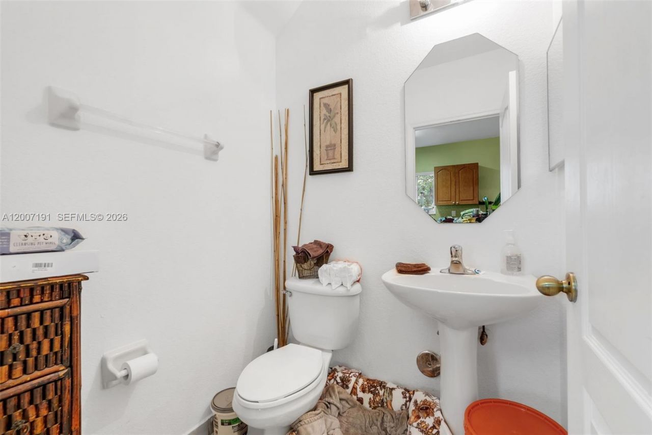 8546 SW 214th Way , Cutler Bay, FL 33189 Photo