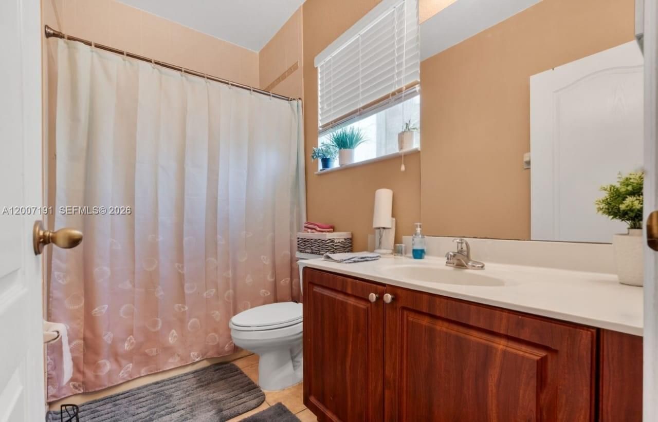 8546 SW 214th Way , Cutler Bay, FL 33189 Photo