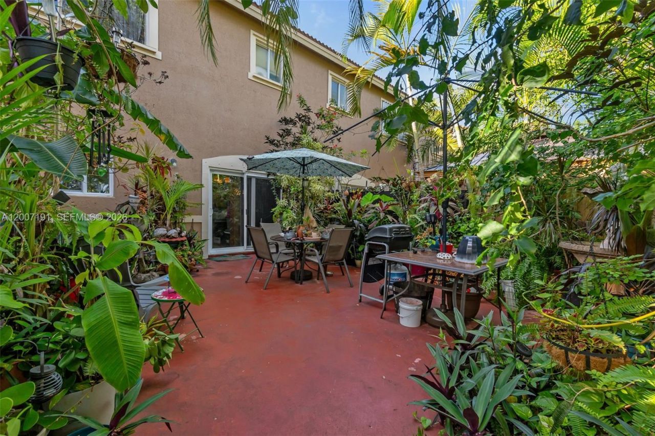 8546 SW 214th Way , Cutler Bay, FL 33189 Photo