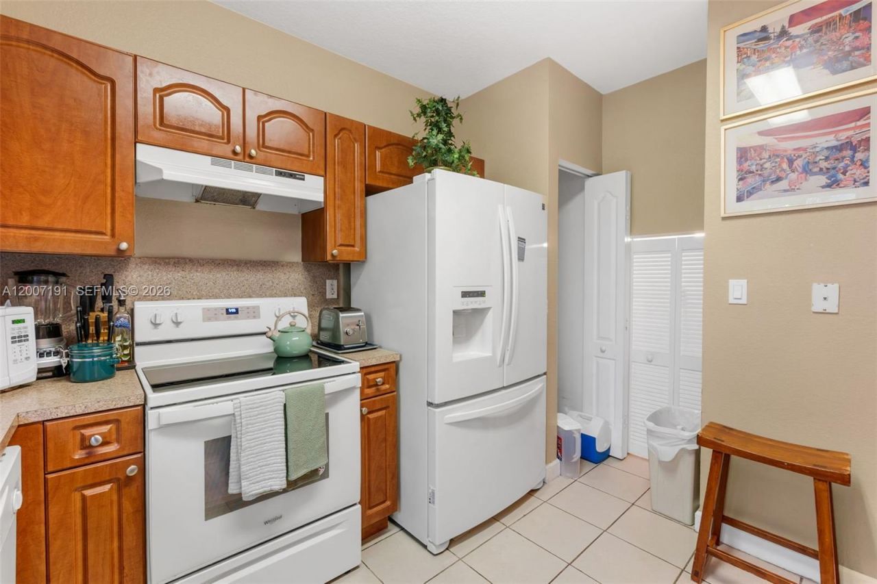 8546 SW 214th Way , Cutler Bay, FL 33189 Photo