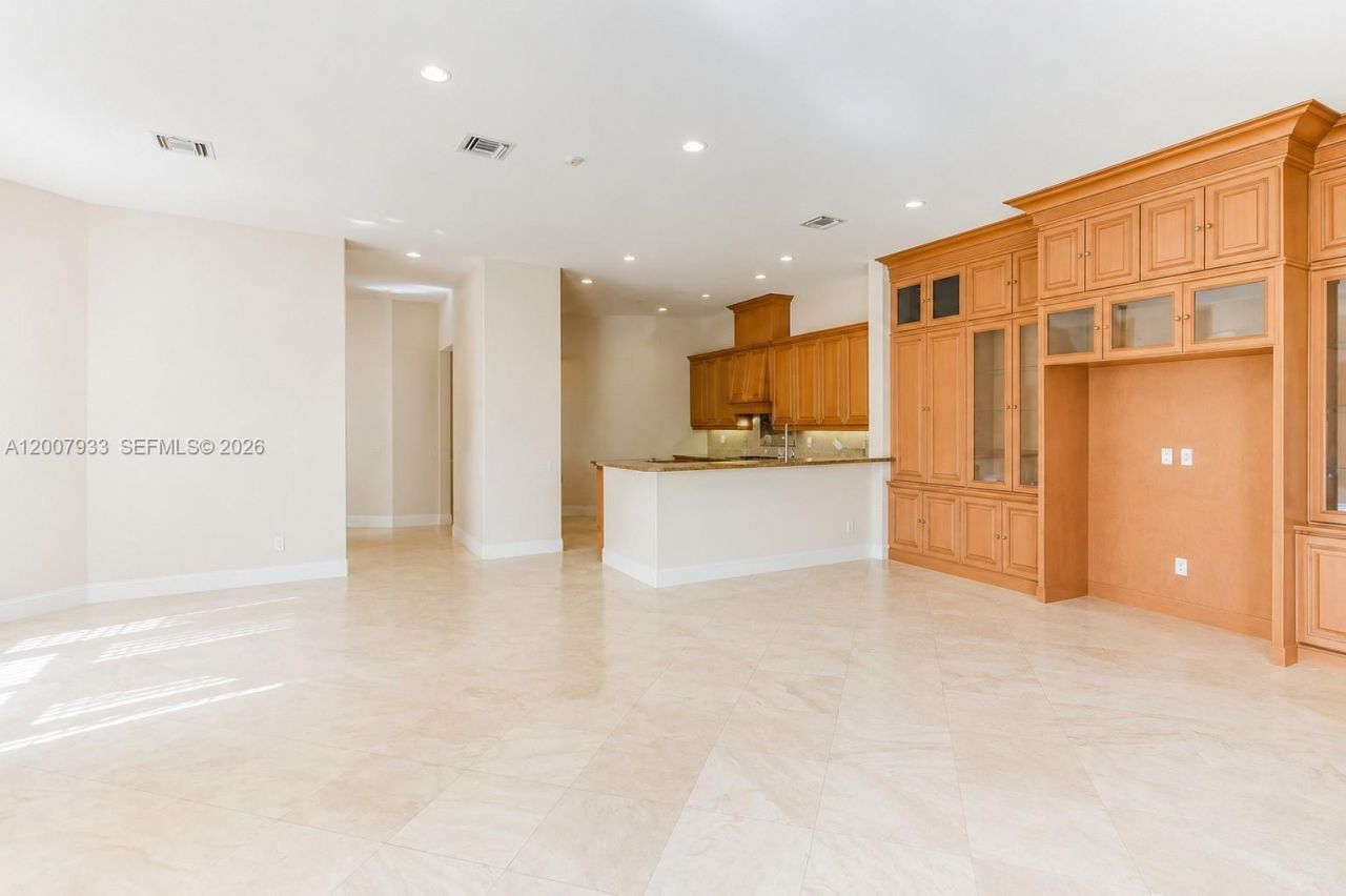 19471 NE 14th Ct, Unit ., Miami, FL 33179 Photo