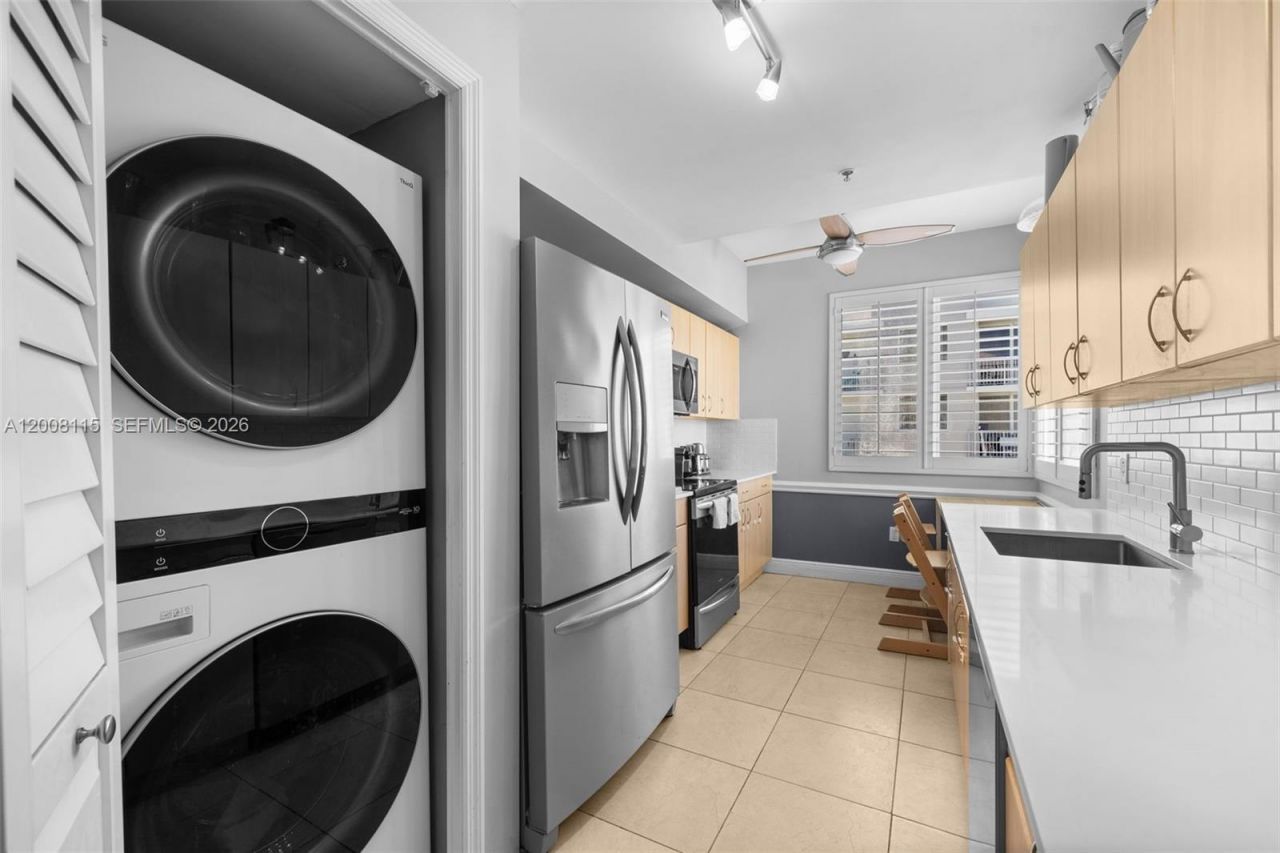 2550 SW 27th Ave, Unit 701, Miami, FL 33133 Photo
