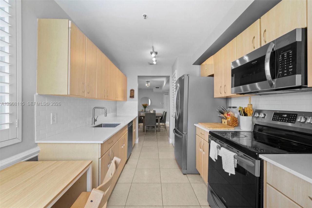 2550 SW 27th Ave, Unit 701, Miami, FL 33133 Photo