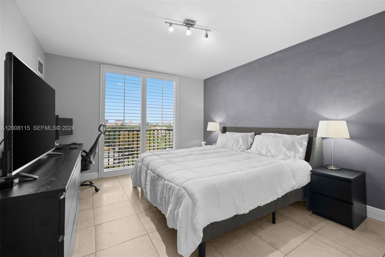 2550 SW 27th Ave, Unit 701, Miami, FL 33133 Photo