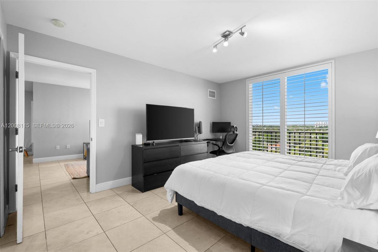 2550 SW 27th Ave, Unit 701, Miami, FL 33133 Photo