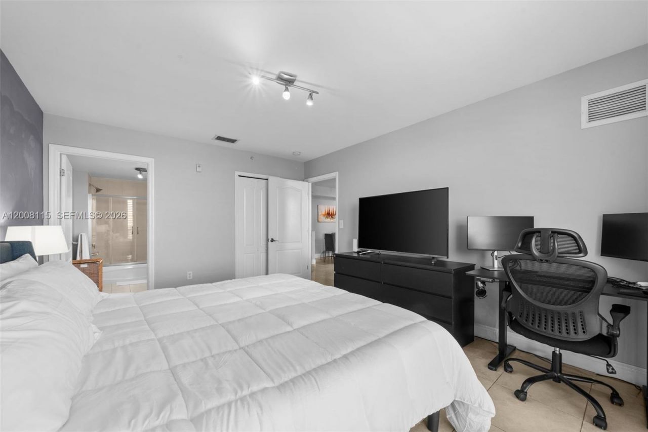 2550 SW 27th Ave, Unit 701, Miami, FL 33133 Photo