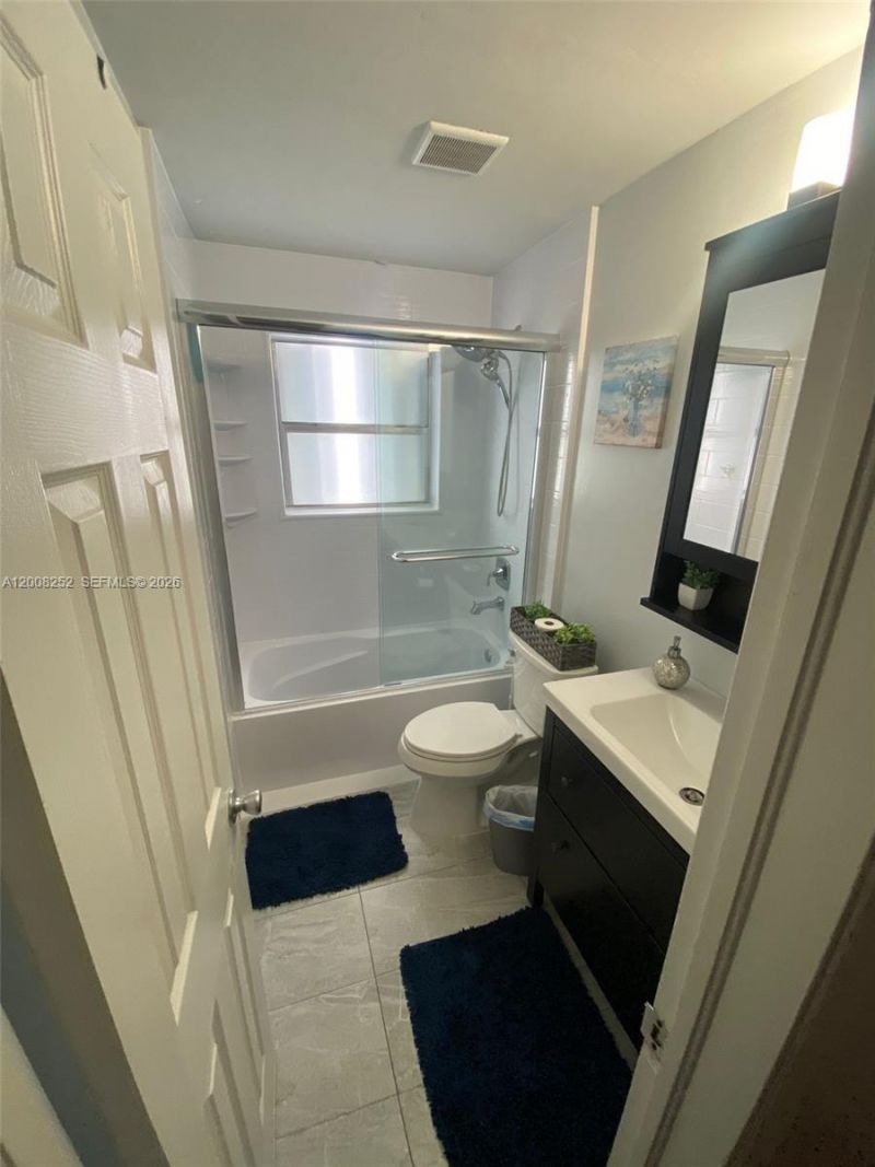 1740 NE 56th St, Fort Lauderdale, FL 33334 Photo
