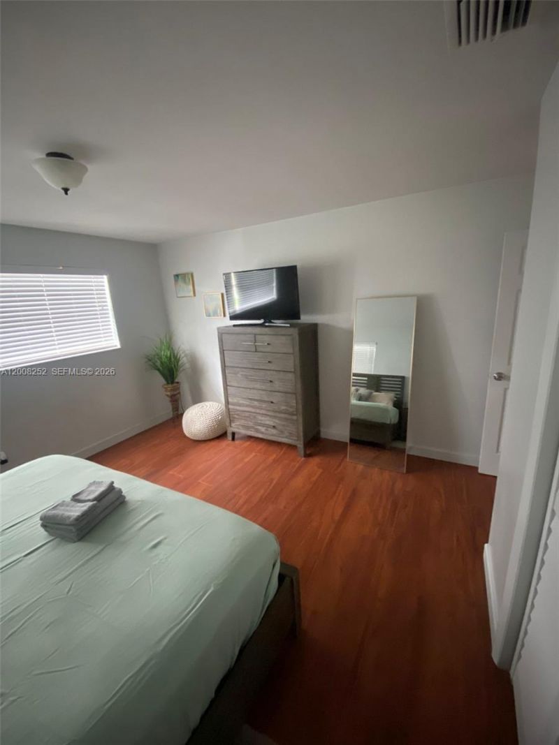 1740 NE 56th St, Fort Lauderdale, FL 33334 Photo