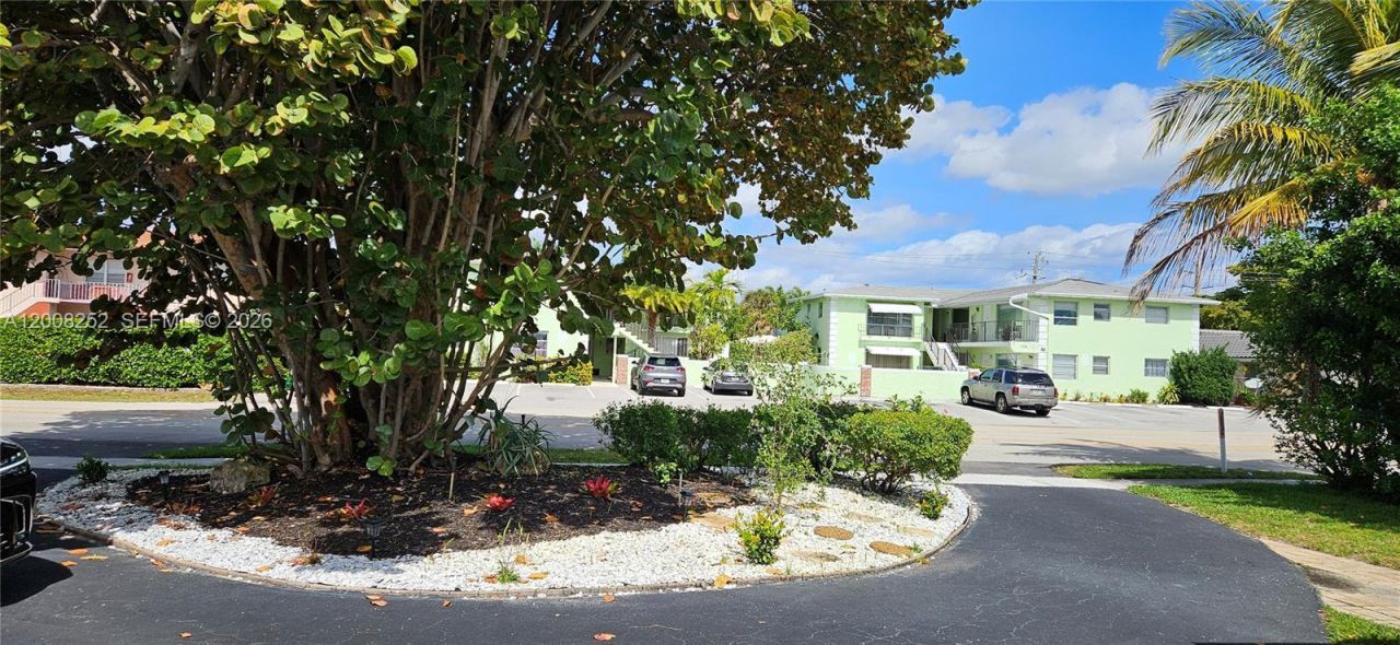 1740 NE 56th St, Fort Lauderdale, FL 33334 Photo