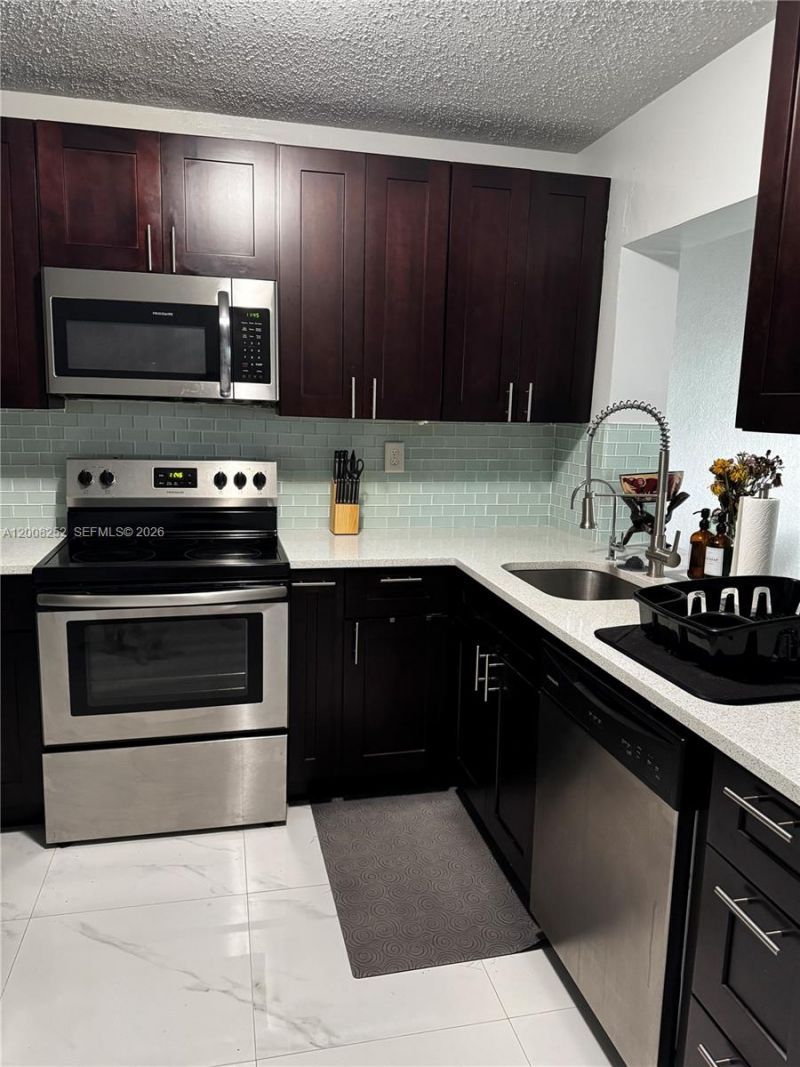 1740 NE 56th St, Fort Lauderdale, FL 33334 Photo