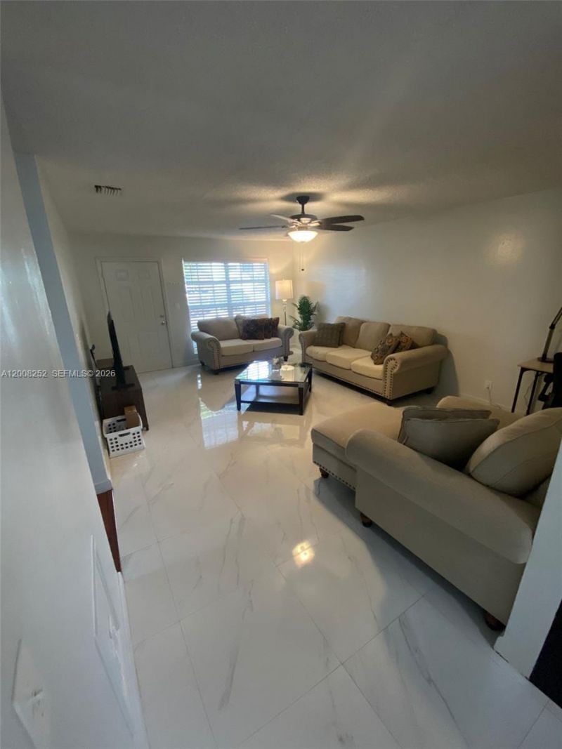 1740 NE 56th St, Fort Lauderdale, FL 33334 Photo