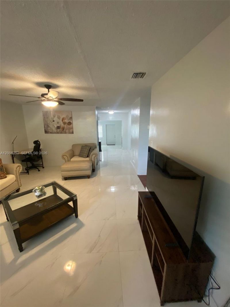1740 NE 56th St, Fort Lauderdale, FL 33334 Photo