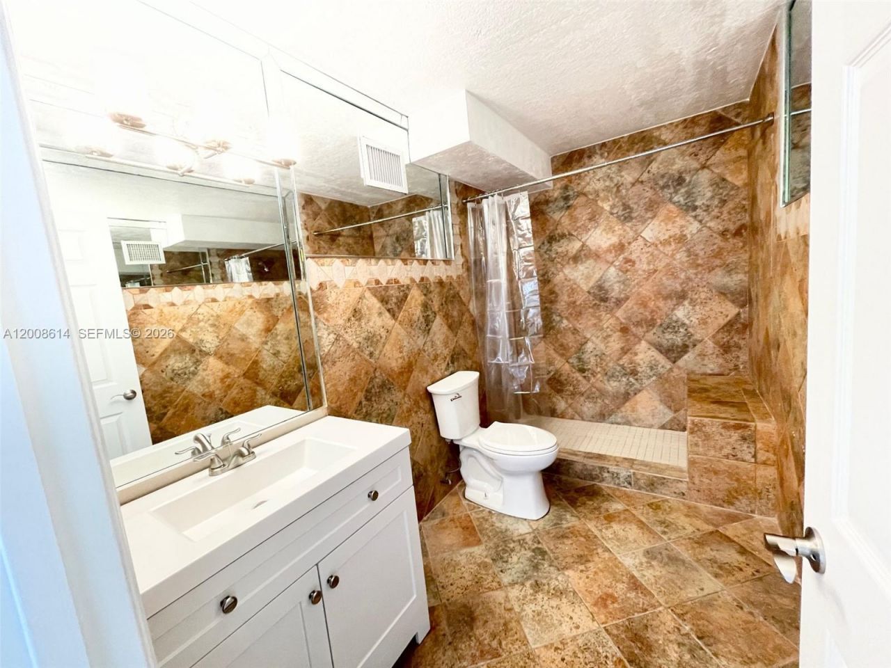 600 NE 36th St, Unit 801, Miami, FL 33137 Photo