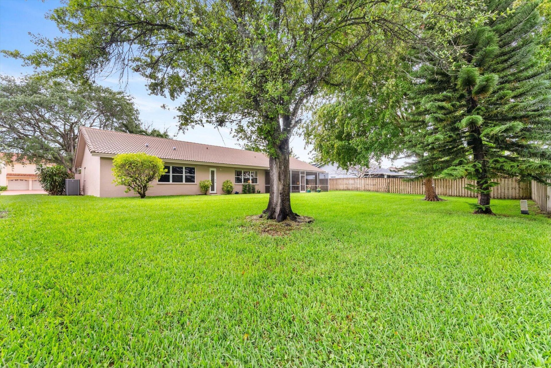 20301 NW 7th Street, Pembroke Pines, FL 33029 Photo