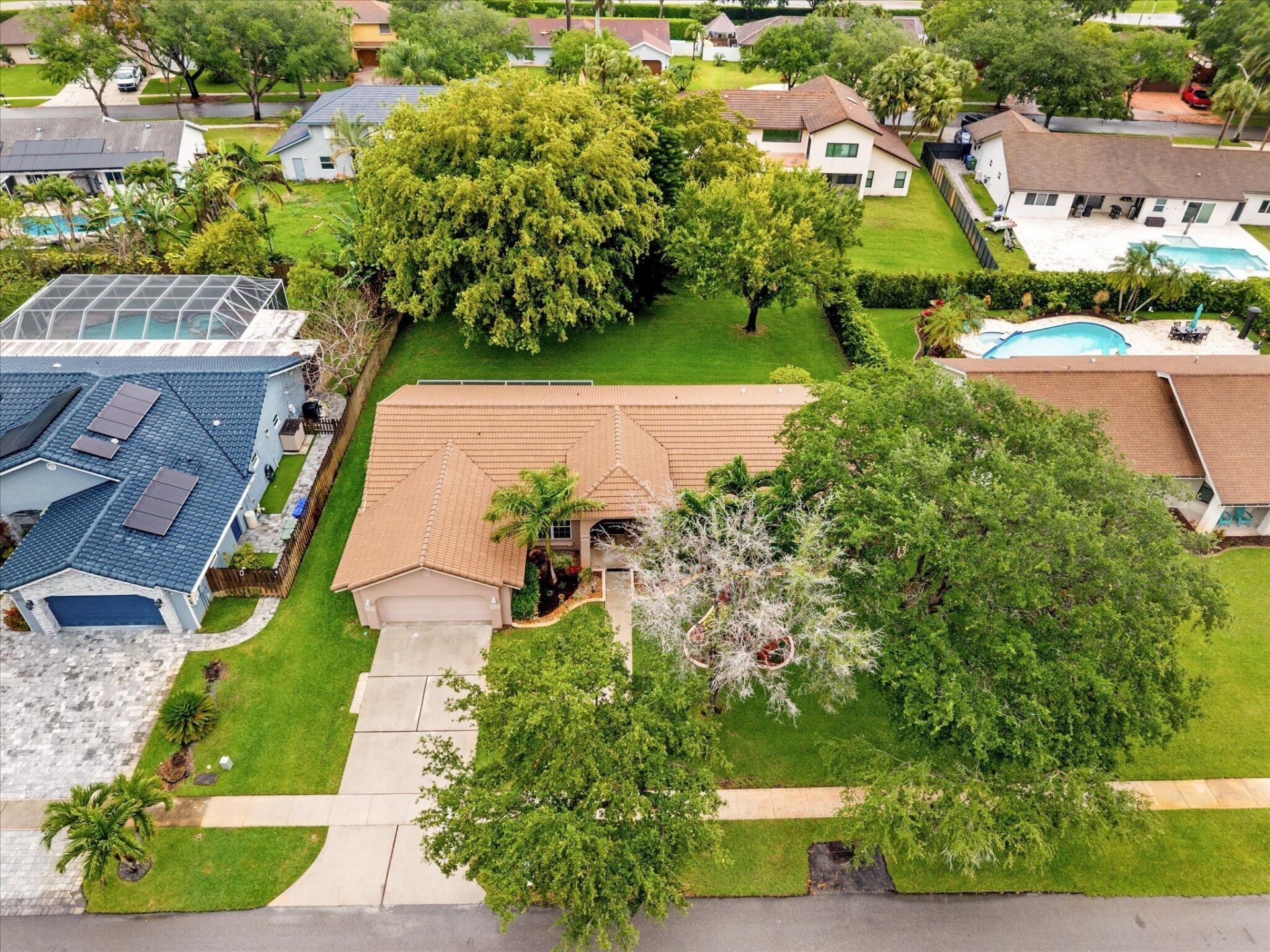 20301 NW 7th Street, Pembroke Pines, FL 33029 Photo