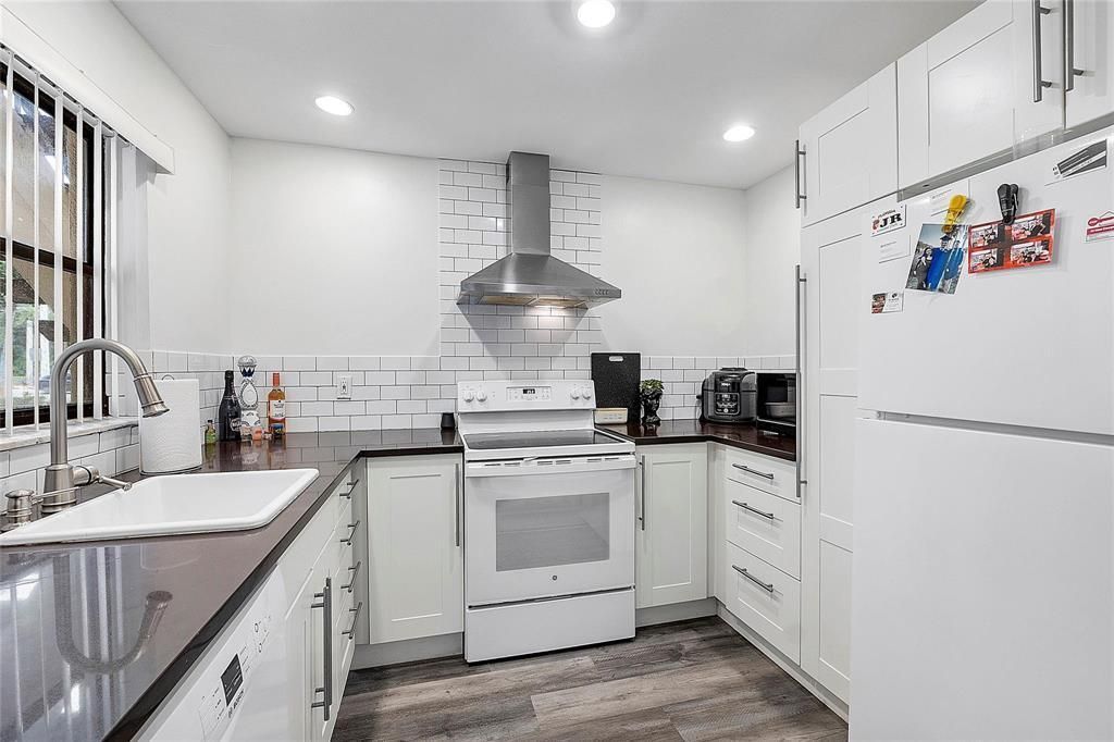 301 N Pine Island Road, Unit 107, Plantation, FL 33324 Photo