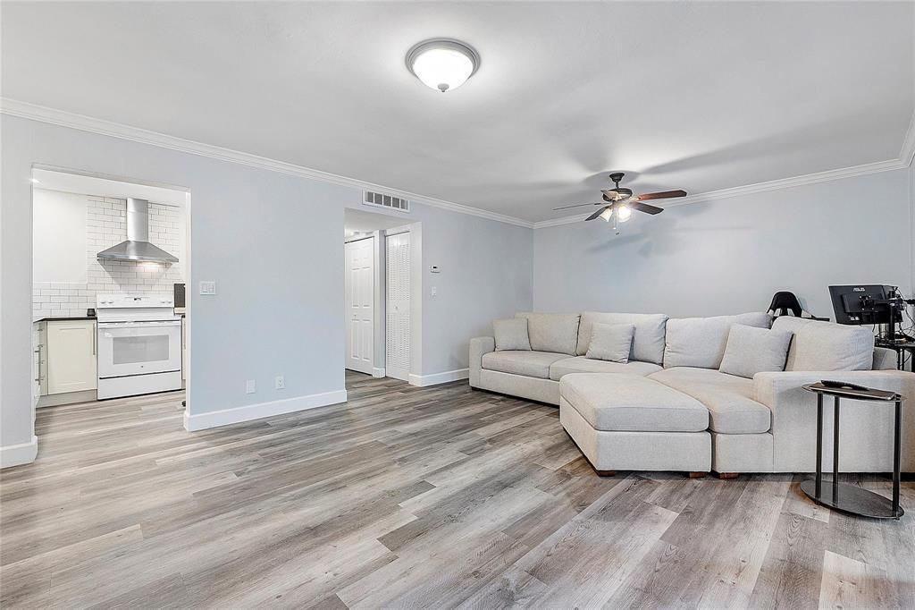 301 N Pine Island Road, Unit 107, Plantation, FL 33324 Photo