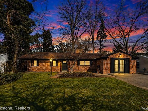 16046 W 13 Mile Road , Beverly Hills Vlg, MI 48025