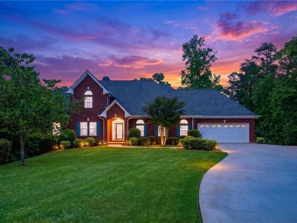 2744 Waters Edge Drive , Gainesville, GA 30504