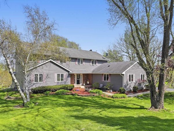 4218 Billingsgate Lane, Woodstock, IL 60098