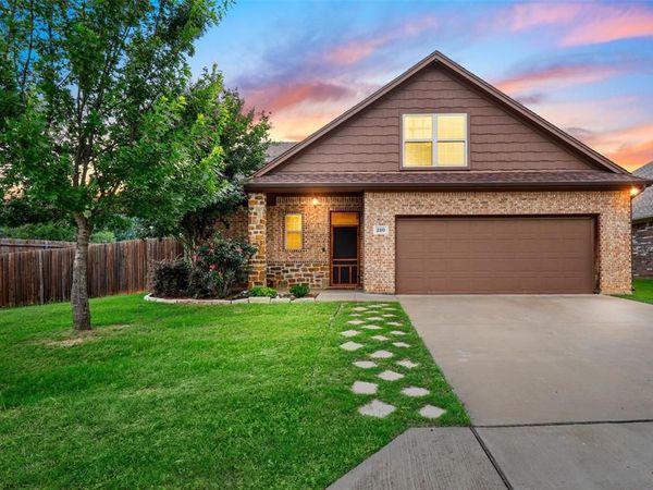 210 Donna Circle, Granbury, TX 76049