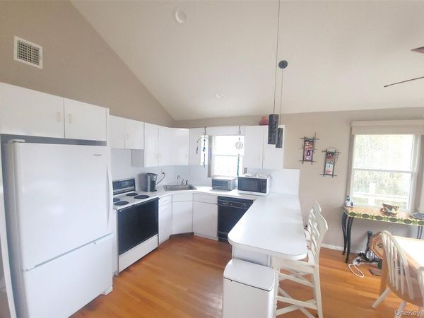 33 Broadway , Bay Shore, NY 11706