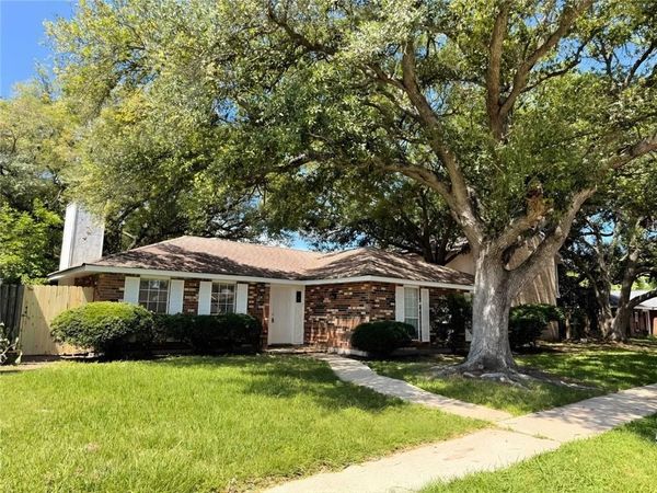 7920 BRANCH Drive, New Orleans, LA 70128