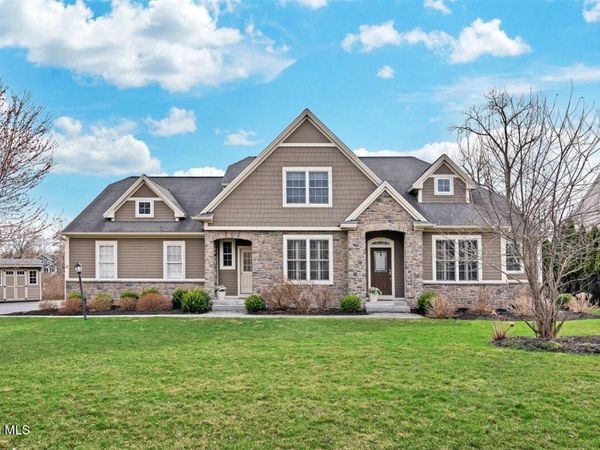 11 Sundance Lane, Colonie, NY 12211