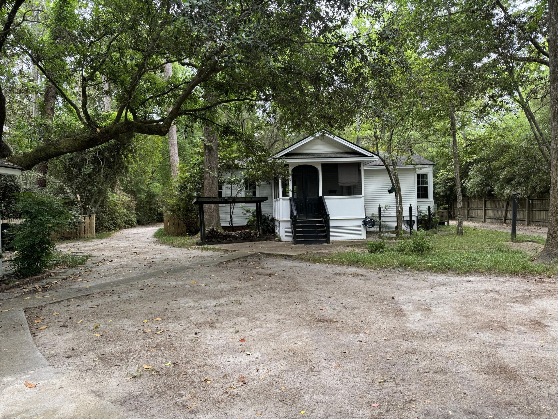 122 Gadsden Street Photo 9
