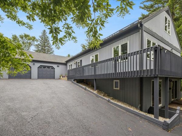 4402 Barreville Road, Crystal Lake, IL 60012