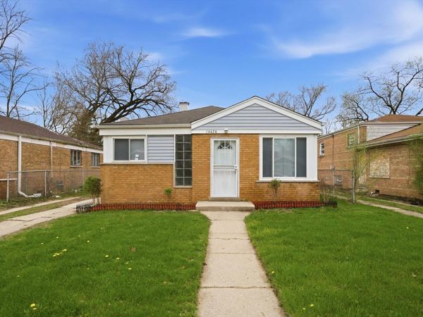 14424 University Avenue , Dolton, IL 60419