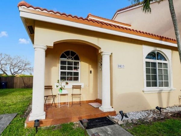 3825 SW 153rd Ct , Miami, FL 33185