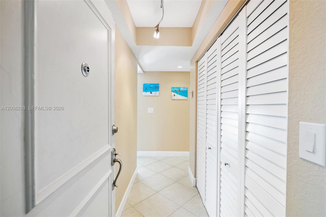 2900 NE 30th St , Unit 7G, Fort Lauderdale, FL 33306 Photo