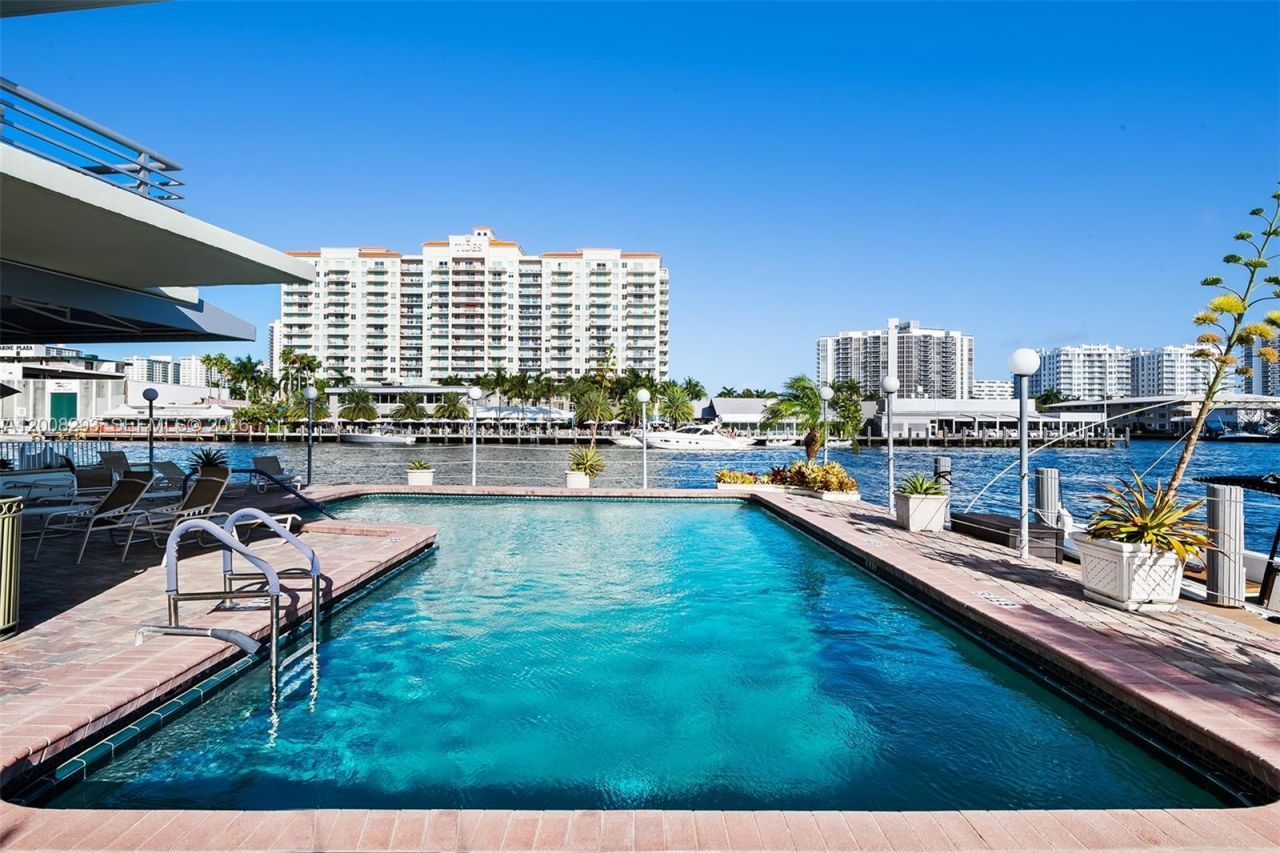 2900 NE 30th St , Unit 7G, Fort Lauderdale, FL 33306 Photo