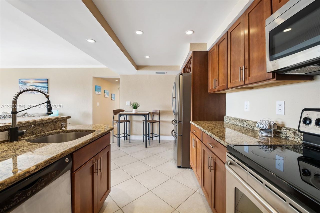 2900 NE 30th St , Unit 7G, Fort Lauderdale, FL 33306 Photo