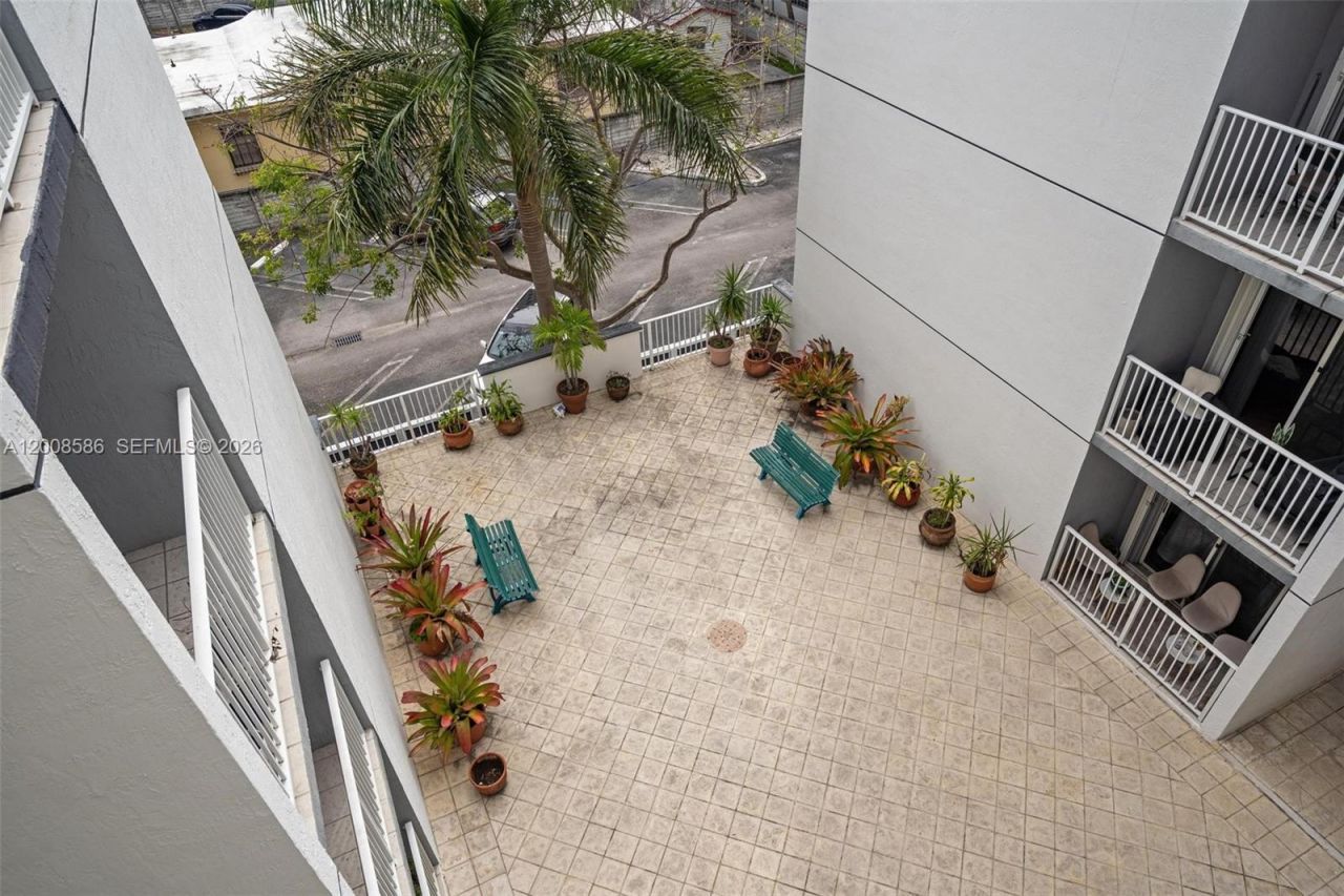 126 SW 17th Rd , Unit 507, Miami, FL 33129 Photo