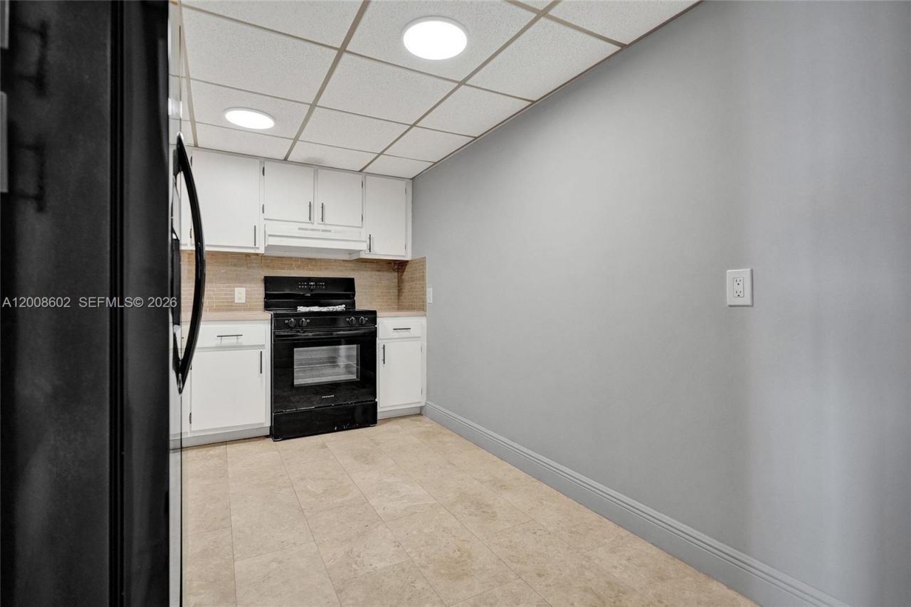 100 Bayview Dr , Unit 603, Sunny Isles Beach, FL 33160 Photo