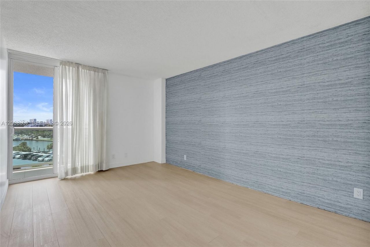 100 Bayview Dr , Unit 603, Sunny Isles Beach, FL 33160 Photo