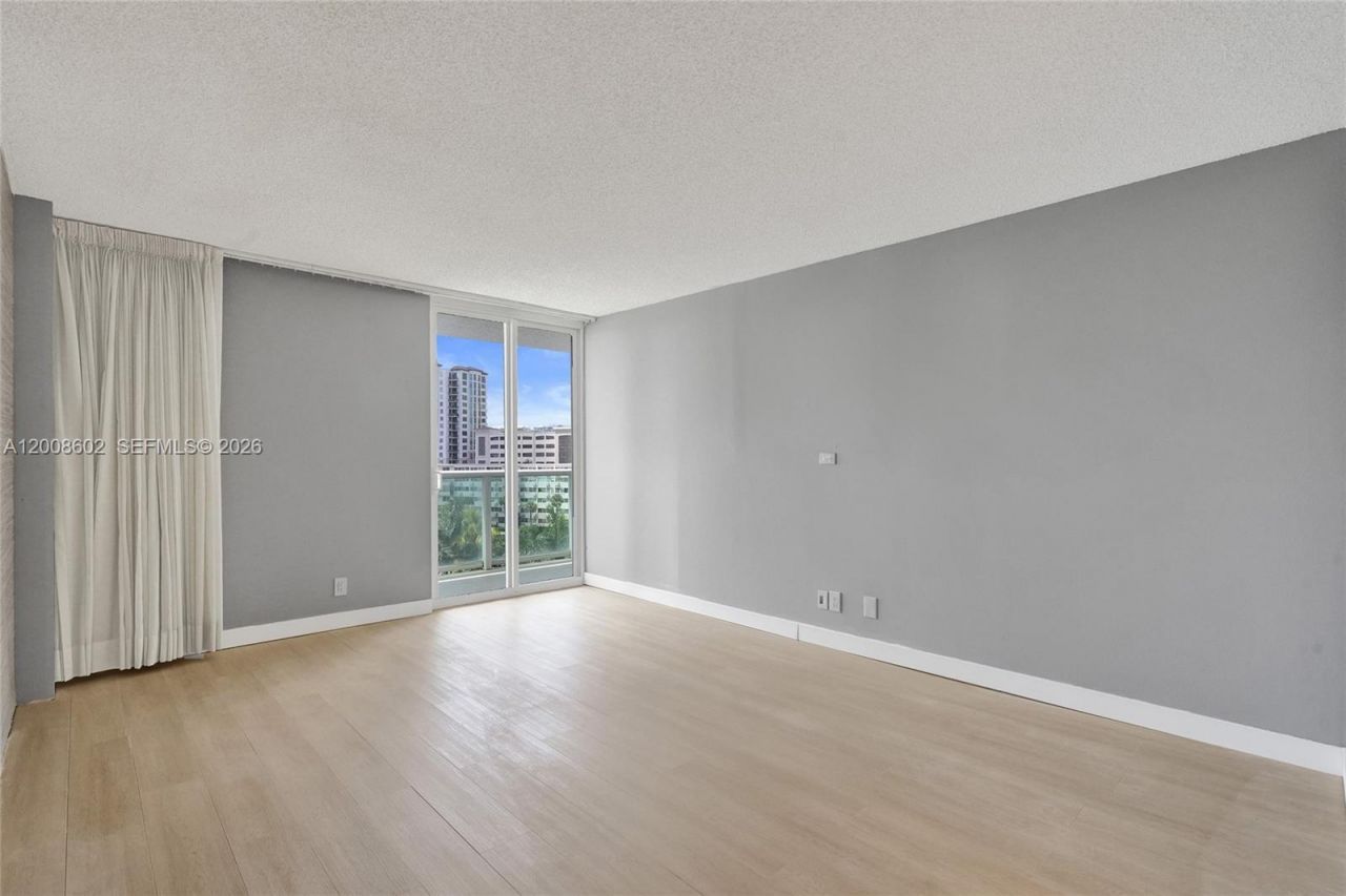 100 Bayview Dr , Unit 603, Sunny Isles Beach, FL 33160 Photo