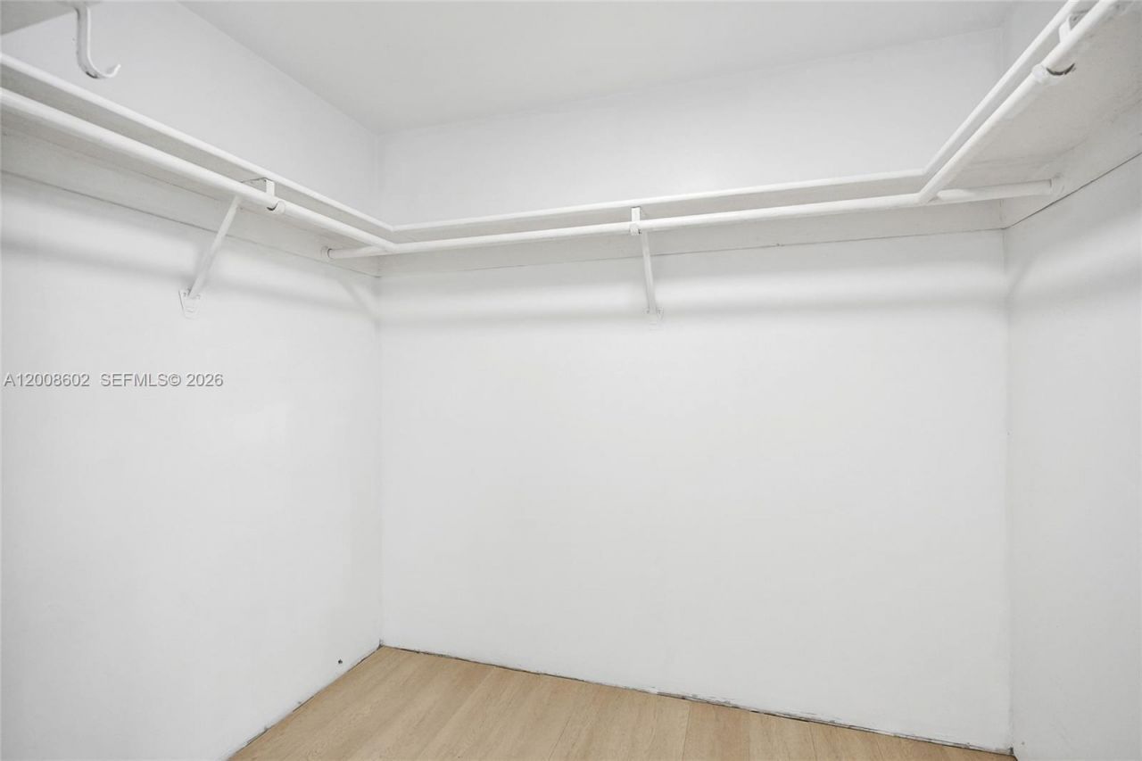 100 Bayview Dr , Unit 603, Sunny Isles Beach, FL 33160 Photo