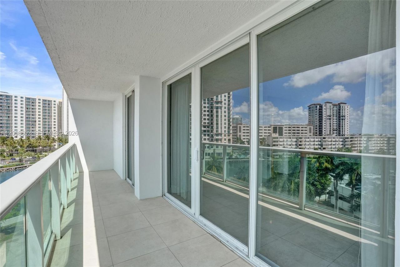 100 Bayview Dr , Unit 603, Sunny Isles Beach, FL 33160 Photo